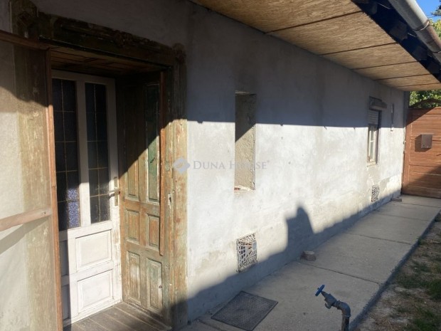 Elad� 91 nm-es h�z Adony