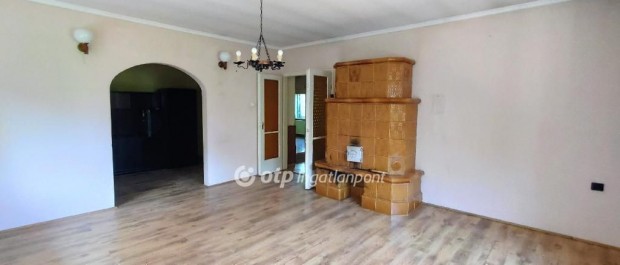 Elad� 91 nm-es h�z Gy�r�jbar�t