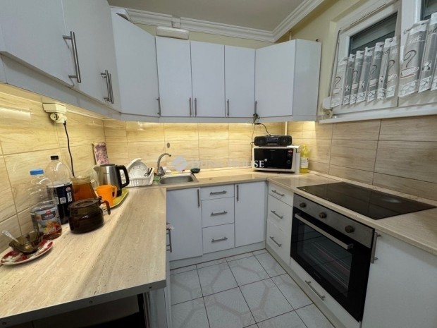 Elad� 91 nm-es lak�s Debrecen