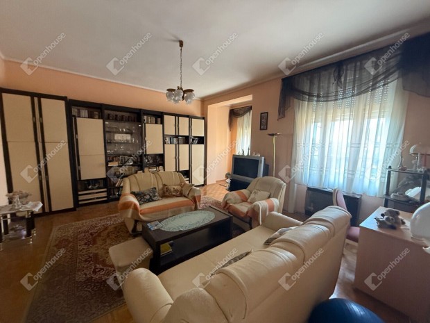 Elad� 91 nm-es lak�s Zalaegerszeg