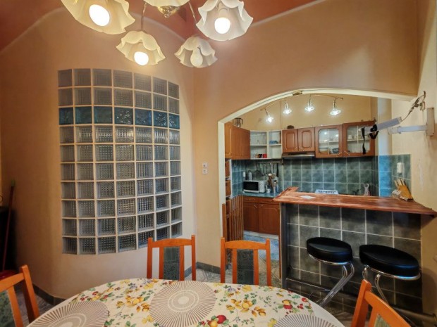 Elad� 91 nm-es t�gla lak�s Szeged Szil�gyi utca