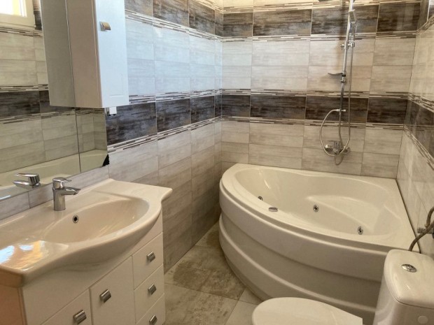 Elad� 92 nm-es �j �p�t�s� Ikerh�z Sz�kesfeh�rv�r