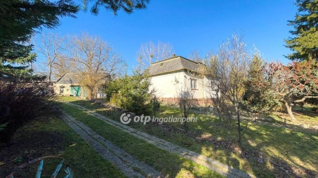 Elad� 92 nm-es h�z Bakonyp�terd