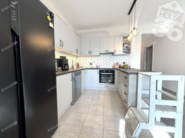 Elad� 92 nm-es h�z Helv�cia