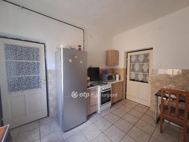 Elad� 92 nm-es h�z Kenderes