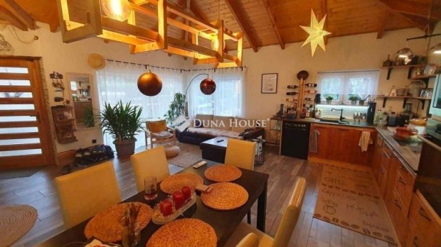 Elad� 92 nm-es h�z Kiskunlach�za