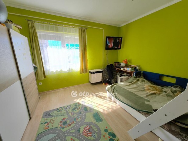 Elad� 92 nm-es h�z Kis�jsz�ll�s