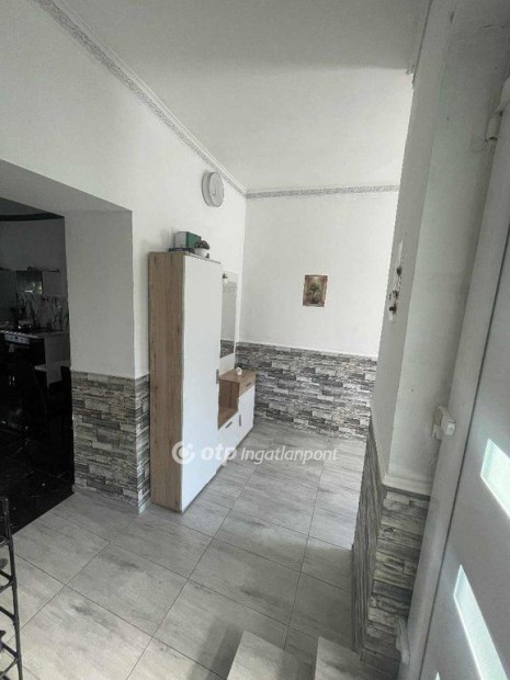 Elad� 92 nm-es h�z Szihalom