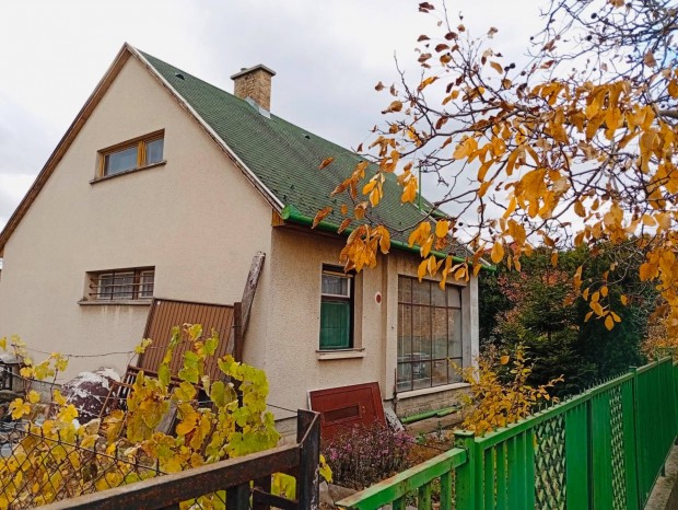 Elad� 93 m h�z + 732 m telek R�kosligeten