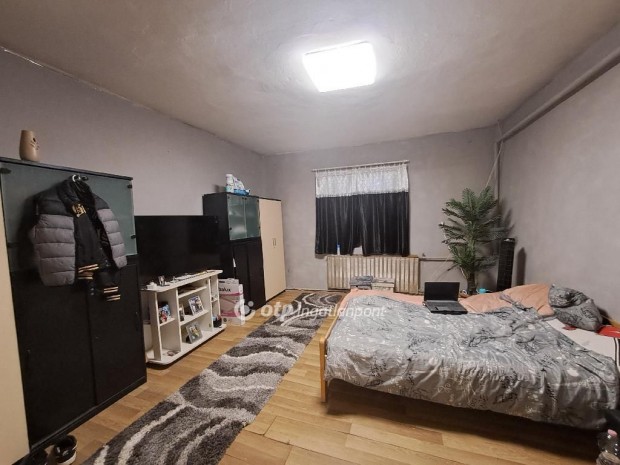 Elad� 93 nm-es h�z Karcag