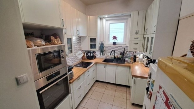 Elad� 95 m2, 4s szob�s, t�gla h�z, Vecs�s