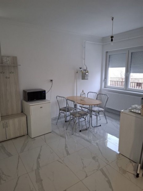 Elad� 95 nm-es Fel�j�tott Csal�di h�z Hajd�szoboszl�