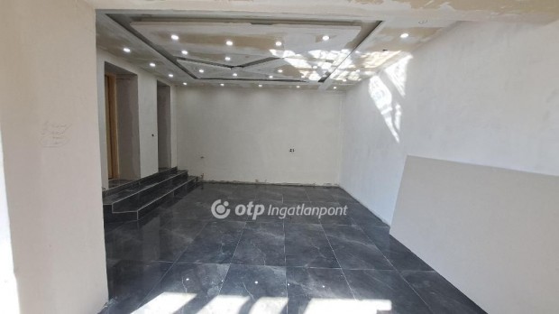 Elad� 96 nm-es h�z Cegl�d