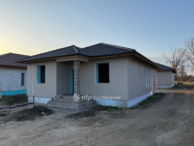 Elad� 96 nm-es h�z Miskolc