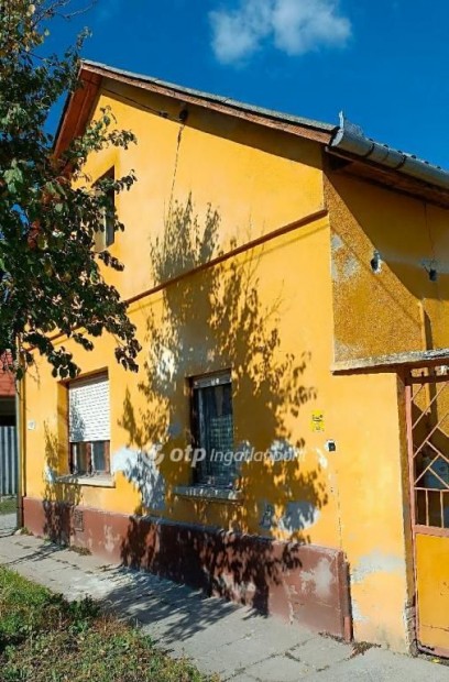 Elad� 96 nm-es h�z Nagyk�r�s