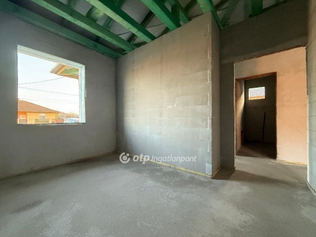 Elad� 96 nm-es �j �p�t�s� h�z, Miskolc-Szirma