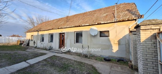Eladó 97 nm-es Családi ház Kiskőrös Hűtőhaz közelében