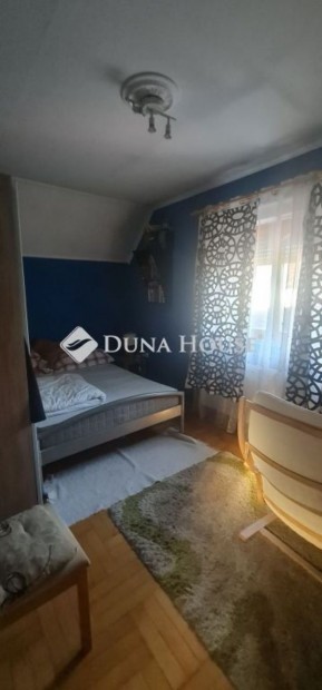 Elad� 97 nm-es h�z Vecs�s