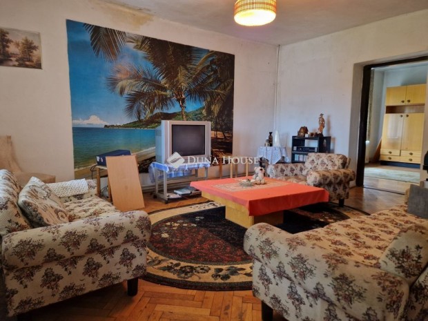 Elad� 98 nm-es h�z Balatonalm�di