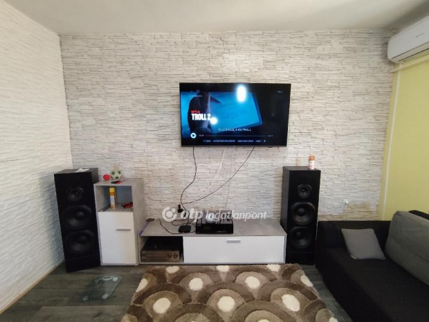 Elad� 98 nm-es h�z K�tegyh�za