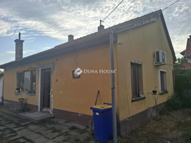 Elad� 99 nm-es h�z Cegl�d