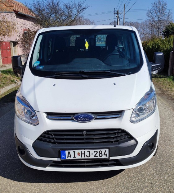 Eladó 9 személyes Ford Transit Custom!