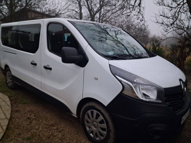 Elad� 9 szem�lyes Renault Trafic