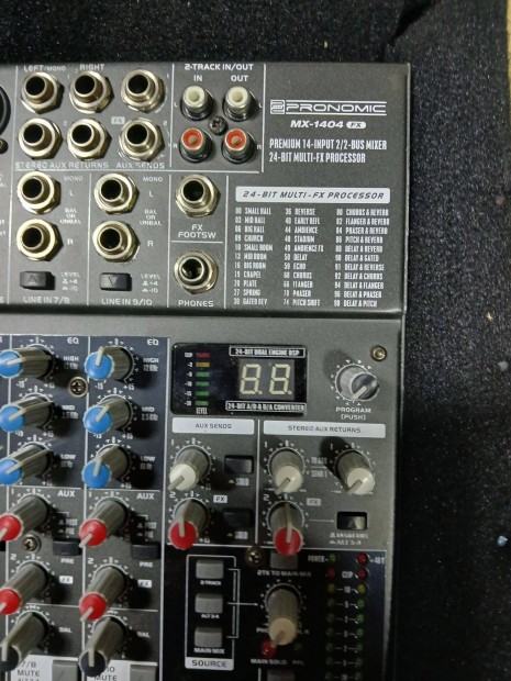 Eladó AX-1404 FX uj keverő 100.Dig. effektel dobozával./Germán/