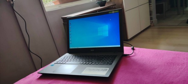 Elad Acer E-15 laptop ingyen futrral 