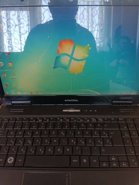 Elad Acer e725 laptop.