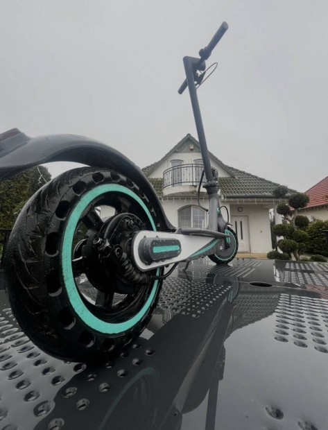 Elad� Aerium elektromos roller