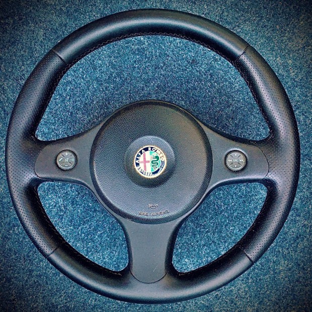 Eladó Alfa 159 Brera Spider hibátlan perforált kormány. Bp/posta