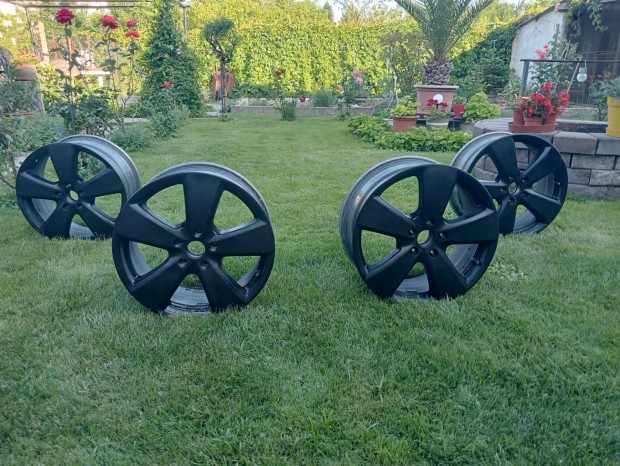 Eladó Alufelni 18"