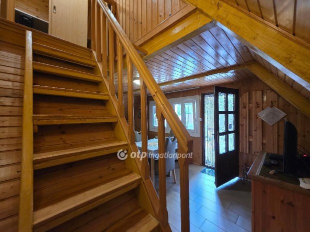 Elad� Apartman, Hajd�szoboszl�