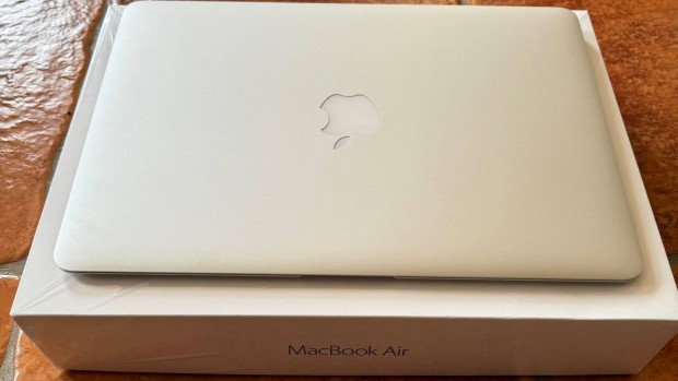 Elad Apple Macbook Air Intel i5 jszer