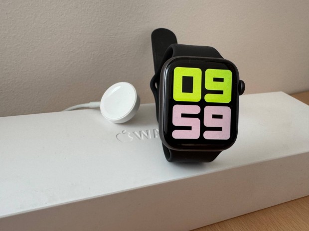 Elad Apple Watch Series 5 GPS 44mm Asztroszrke