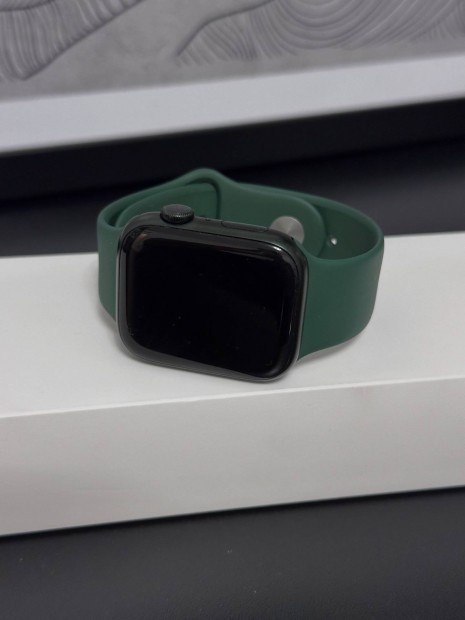 Elad Apple Watch Series 7 zld sznben, hibtlan llapotban