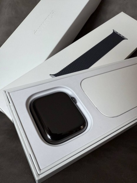 Elad Apple Watch Series 8 (45mm, Rozsdamentes Acl) Cellular