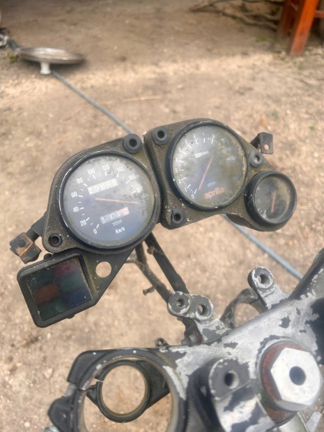 Eladó Aprilia Pegaso 125 váz+ maradék alkatrészek