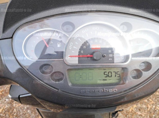 Eladó Aprilia Scarabeo 125cm3 nagyrobogó! 2009es évjárat. 5075 km