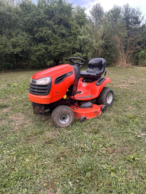 Eladó Ariens fűnyíró traktor