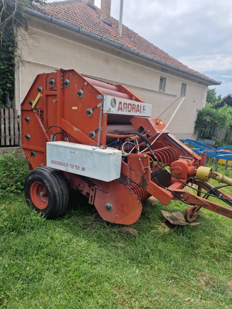 Eladó Arobale zsineges hengerbálázó