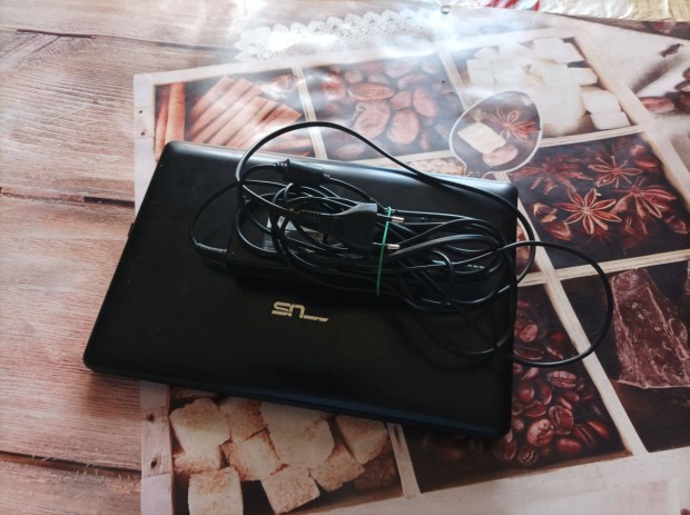 Elad Asus 1011PX Laptop 30.000ft