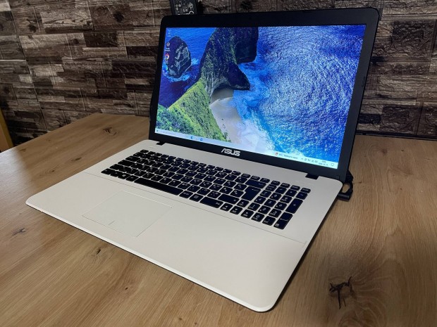 Elad Asus 5gen i3 laptop (8GB Ram, 1TB HDD, 17.3")