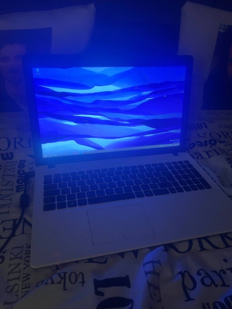 Elad Asus Laptop