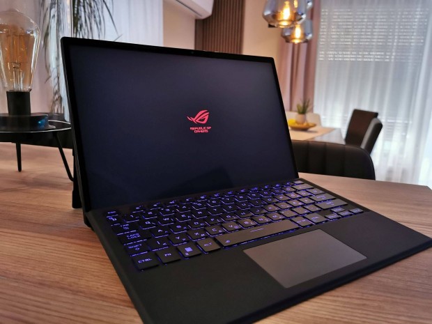 Elad Asus ROG Flow Z13 laptop (tablet-PC) - (GZ301ZE)