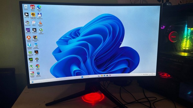 Elad Asus ROG Strix XG27Vq Monitor