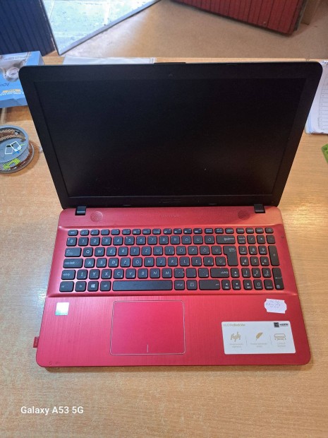 Elad Asus Vivobook Max laptop