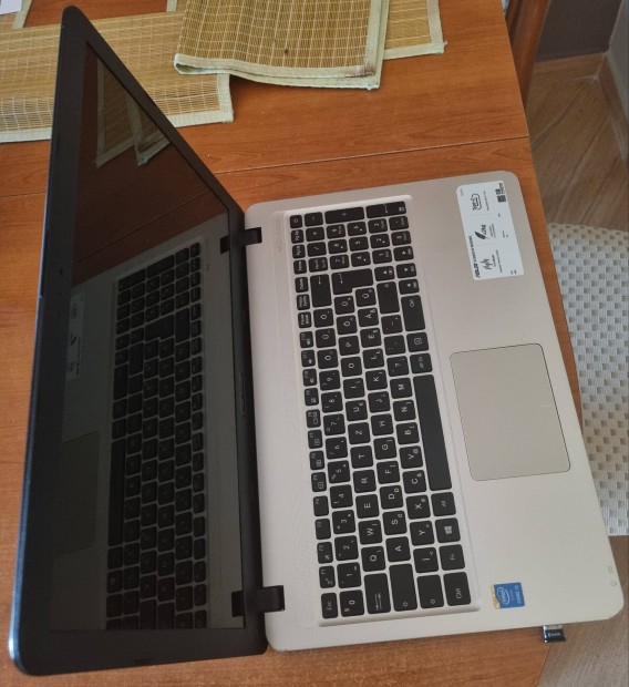 Elad Asus X540L laptop.
