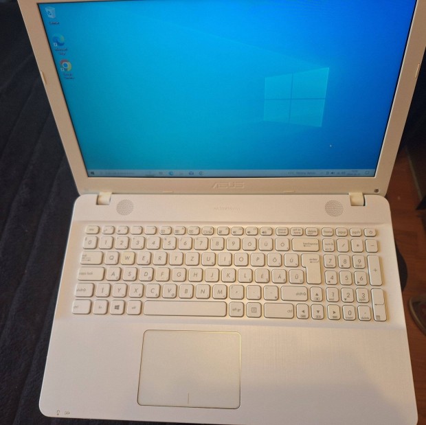 Elad Asus X541U i3 6-genes laptop